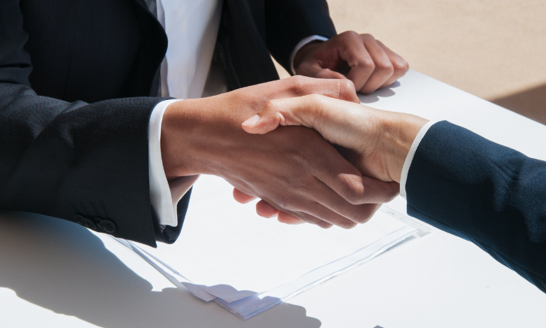 Il potere della prima impressione: come l’abbigliamento influisce sul successo professionale